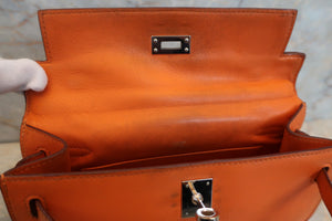 HERMES Pochette Kelly Mini Swift leather Orange □L刻印 Hand bag 400060126